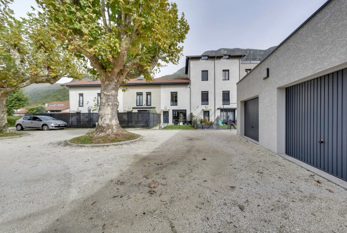 Appartement 3 pièces avec cuisine, jardin et garage à Fontanil-Cornillon 