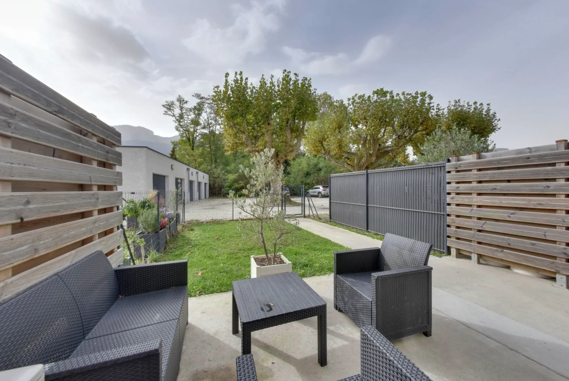 Appartement 3 pièces avec cuisine, jardin et garage à Fontanil-Cornillon 
