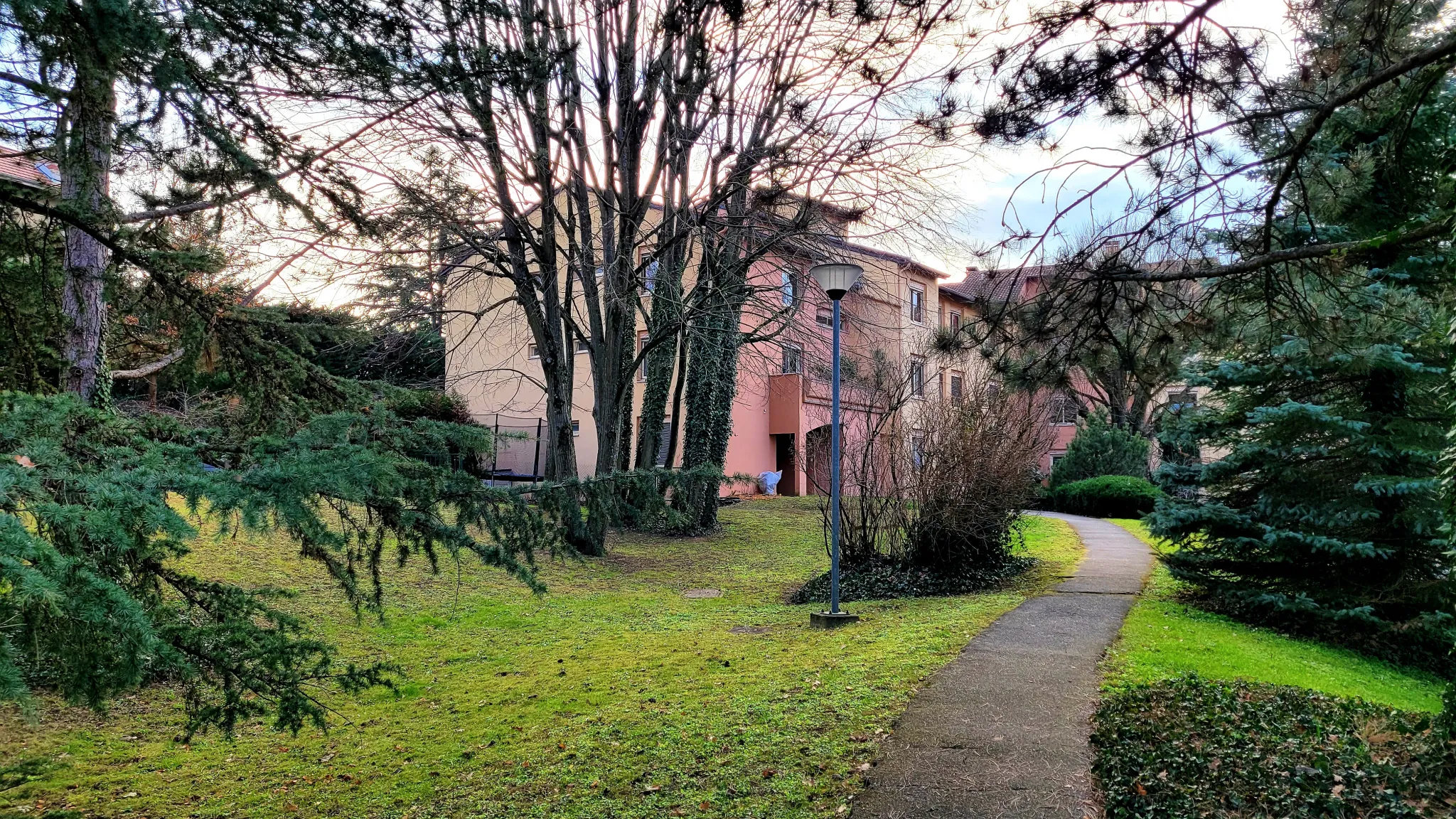 T2 en Rez de Jardin avec Terrasse et Jardin à Francheville 