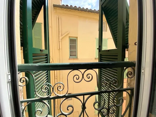 Appartement 2 pièces en vente à Menton Vieille Ville - Rue Longue 