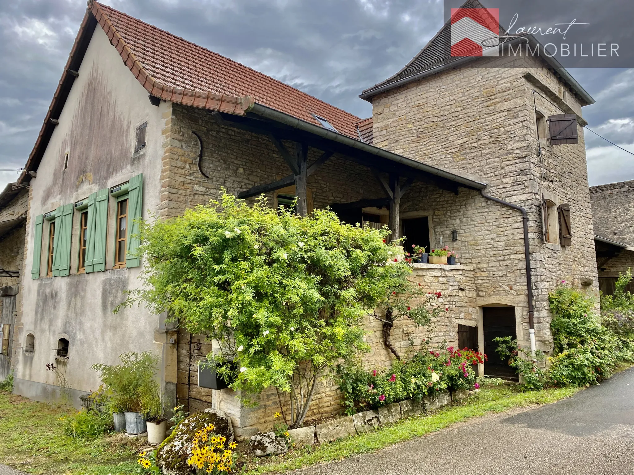 Maison en pierre à Mancey avec 4 chambres 