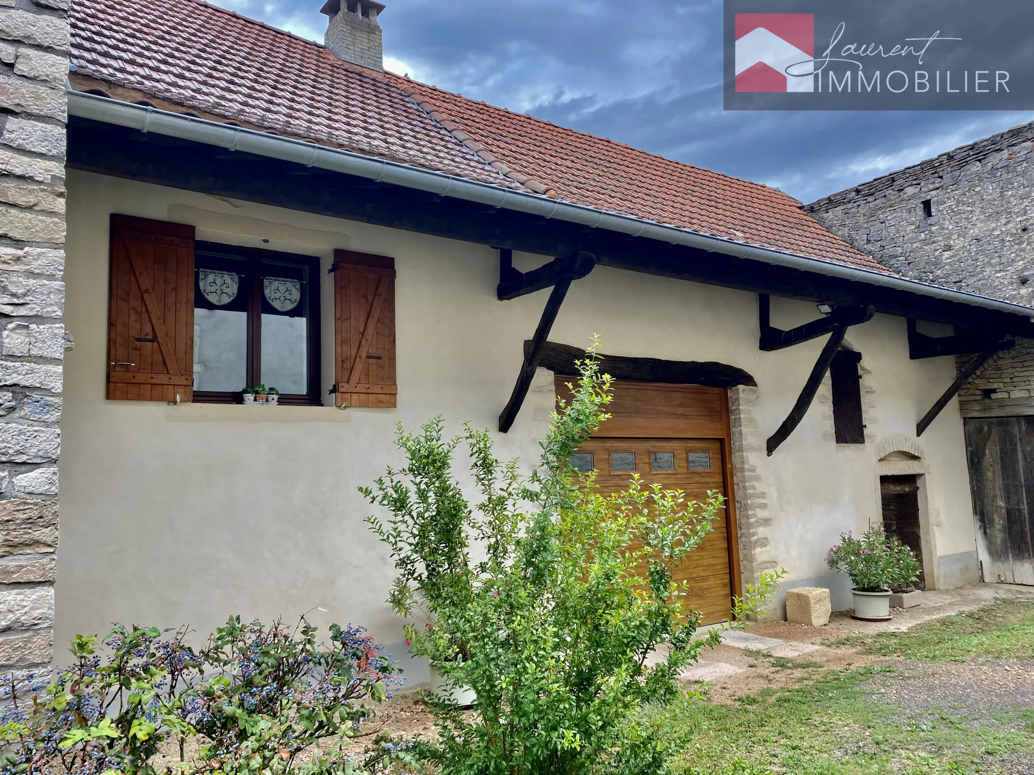 Maison en pierre à Mancey avec 4 chambres 