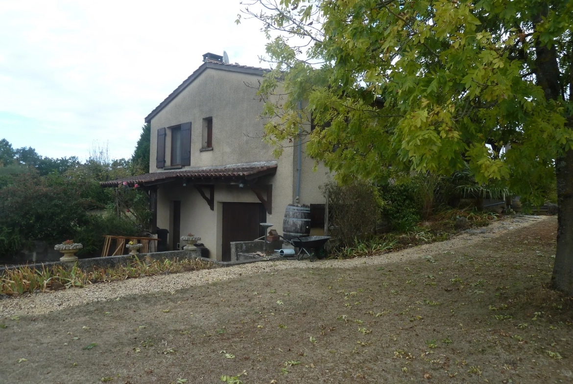 Maison sur sous-sol au calme à Monsempron libos 