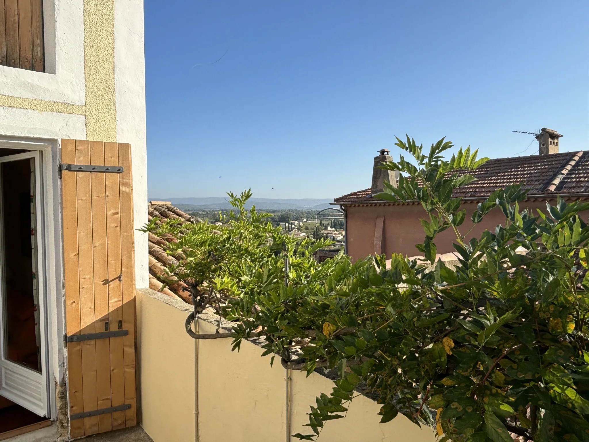 Maison de village à Caromb avec cour et terrasse 