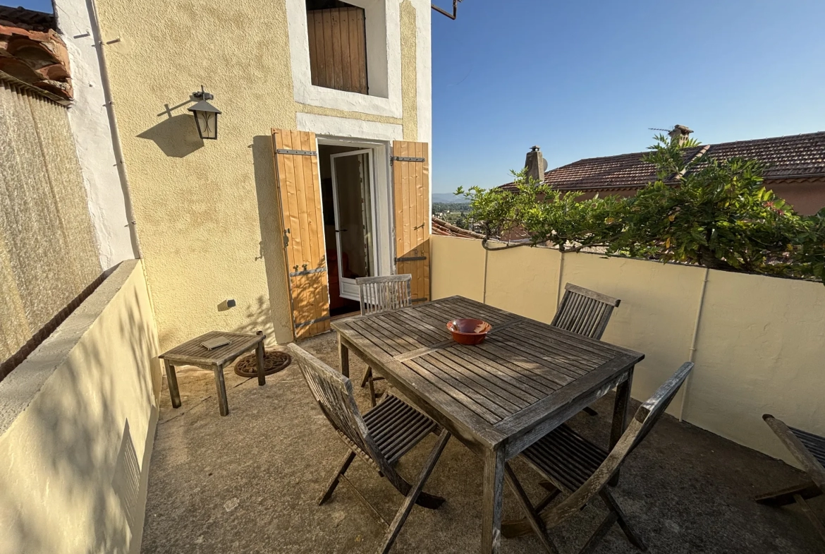 Maison de village à Caromb avec cour et terrasse 