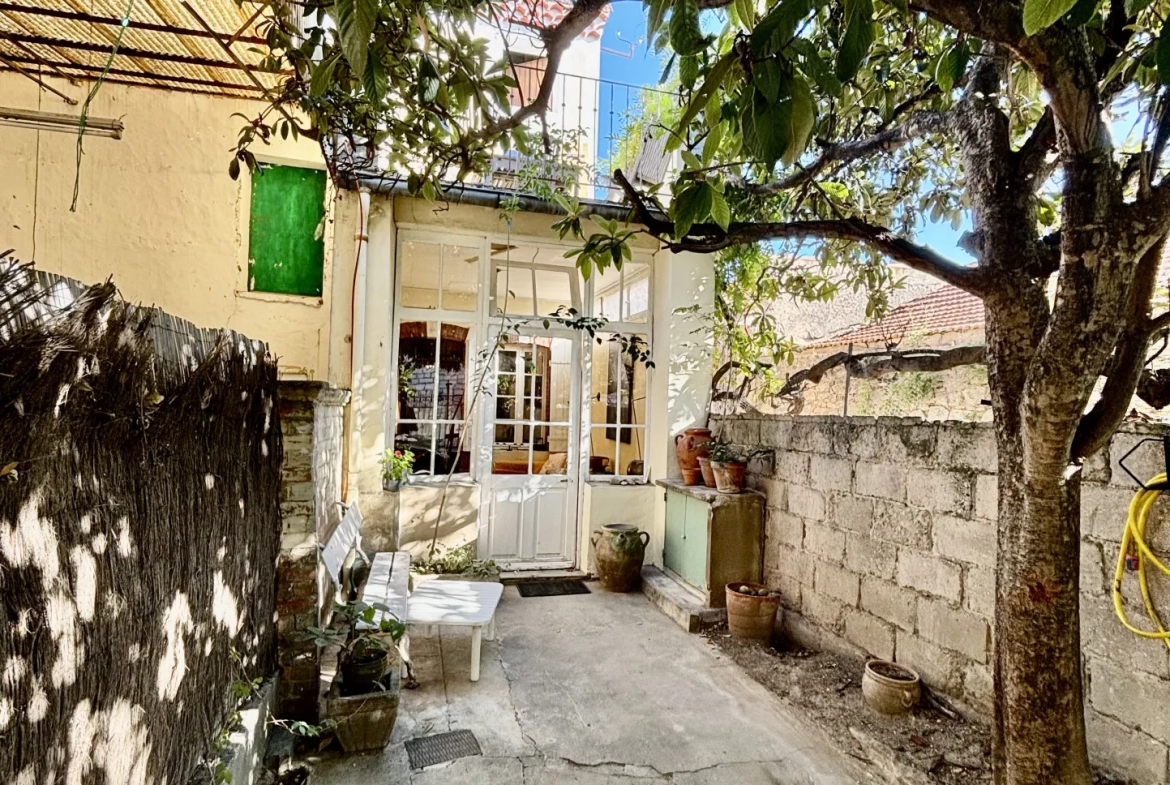 Maison de village à Caromb avec cour et terrasse 