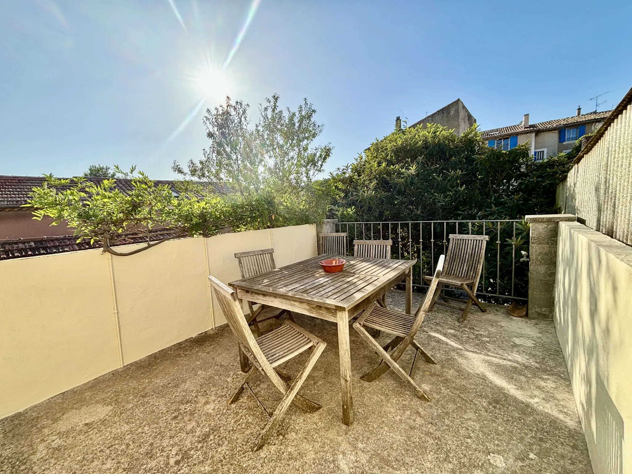 Maison de village à Caromb avec cour et terrasse 