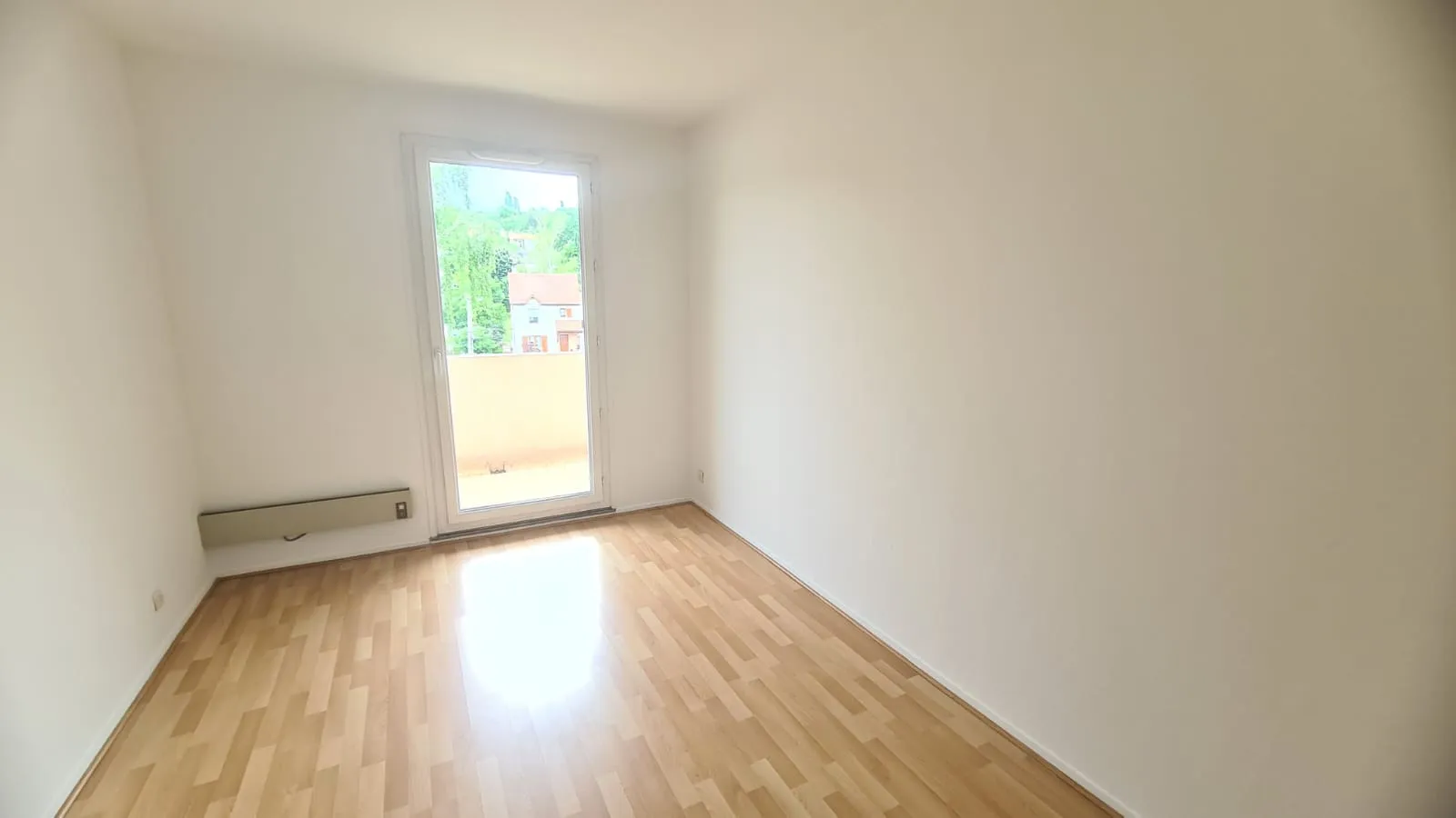 Vente - Appartement 3 Pièces avec Grande Terrasse à Villebon-sur-Yvette 