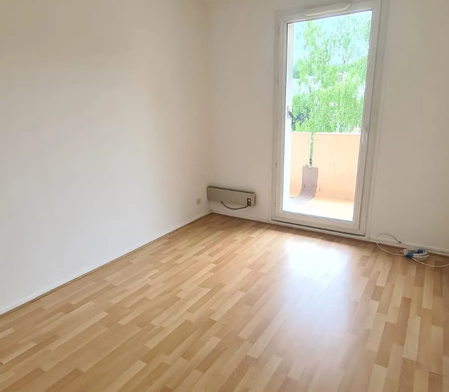 Vente - Appartement 3 Pièces avec Grande Terrasse à Villebon-sur-Yvette 