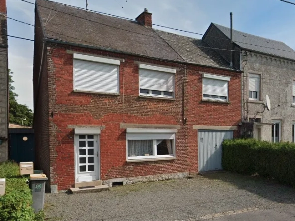 Maison semi-individuelle à Cousolre avec garage et jardin