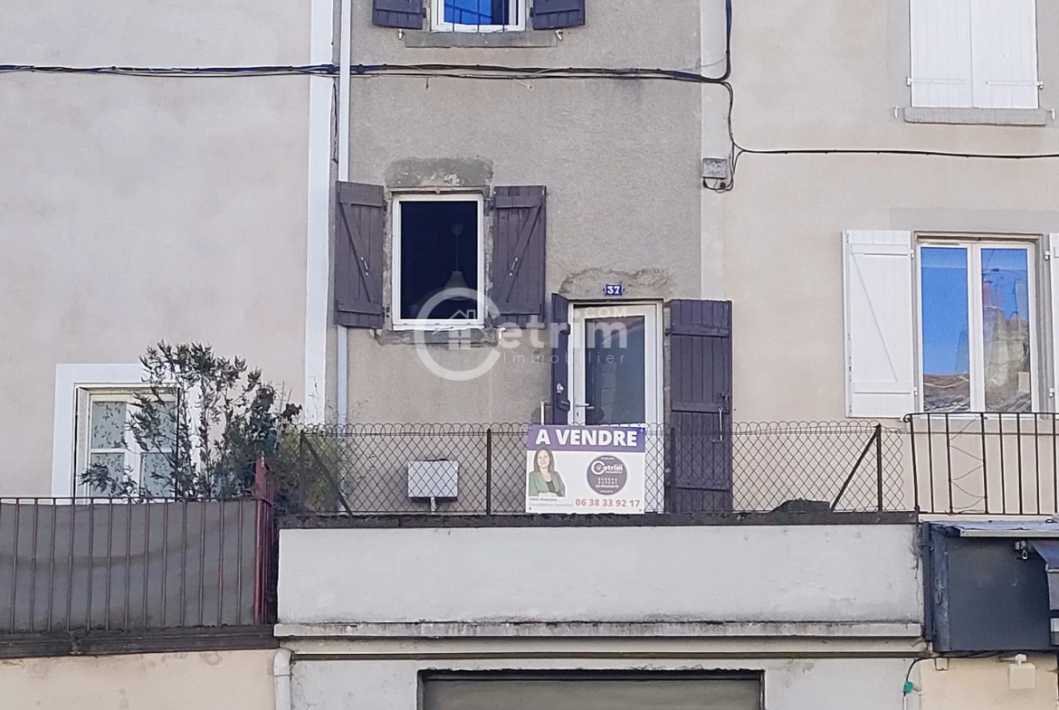 Maison de ville à Billom avec terrasse et garage 