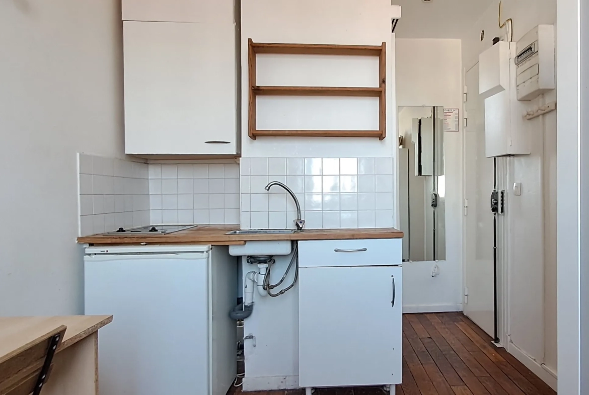 Studio lumineux à vendre à Paris 14 - Dernier étage et vue dégagée 