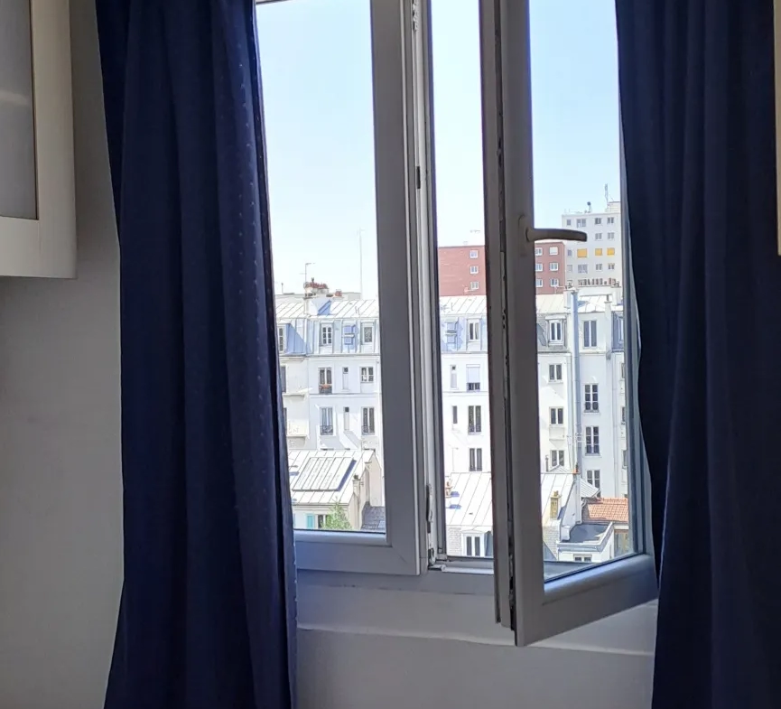 Studio lumineux à vendre à Paris 14 - Dernier étage et vue dégagée 