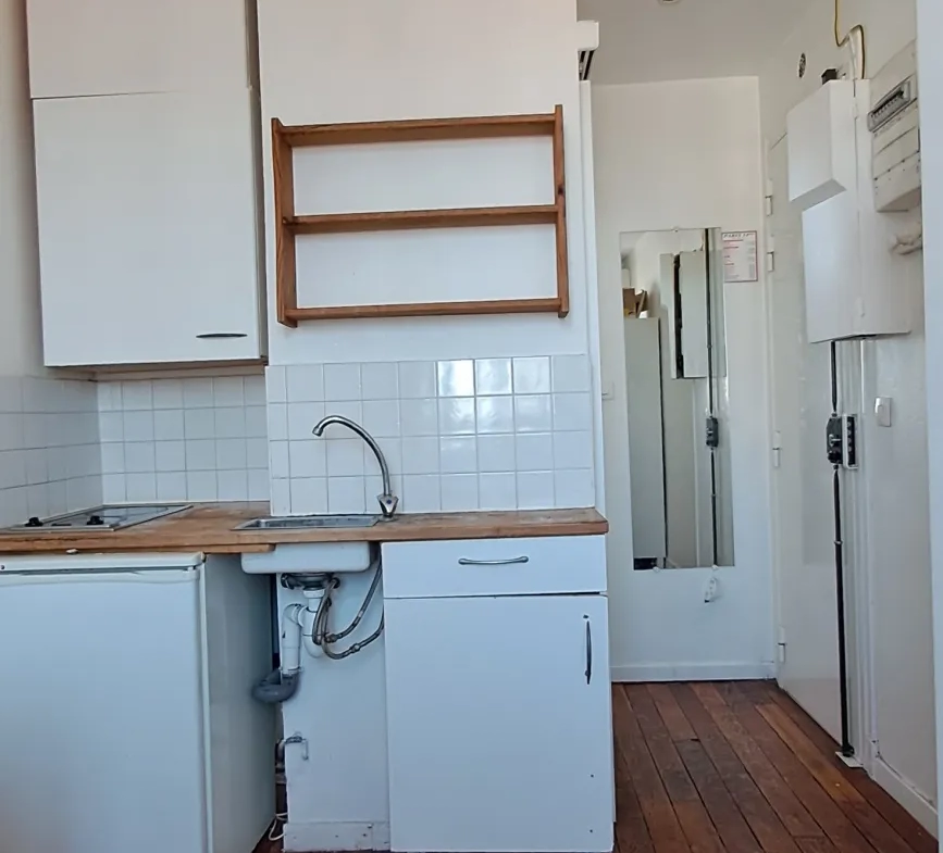 Studio lumineux à vendre à Paris 14 - Dernier étage et vue dégagée 