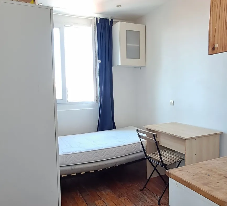 Studio lumineux à vendre à Paris 14 - Dernier étage et vue dégagée 