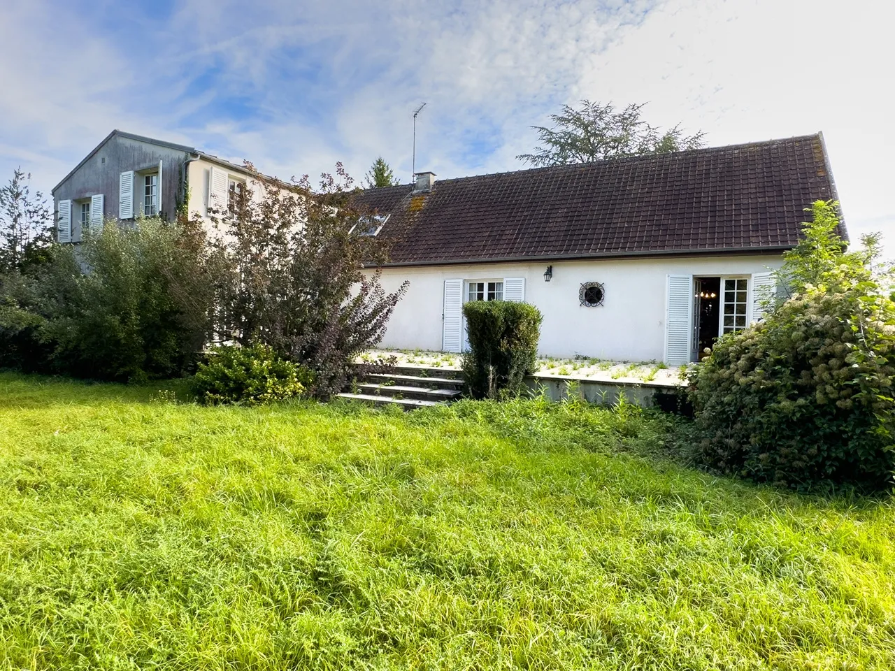 Propriété confortable à rénover - BRAY SUR SEINE 