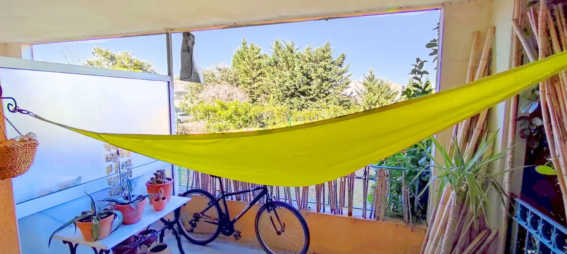 Appartement T2 déjà loué avec terrasse et parking à Carcassonne 