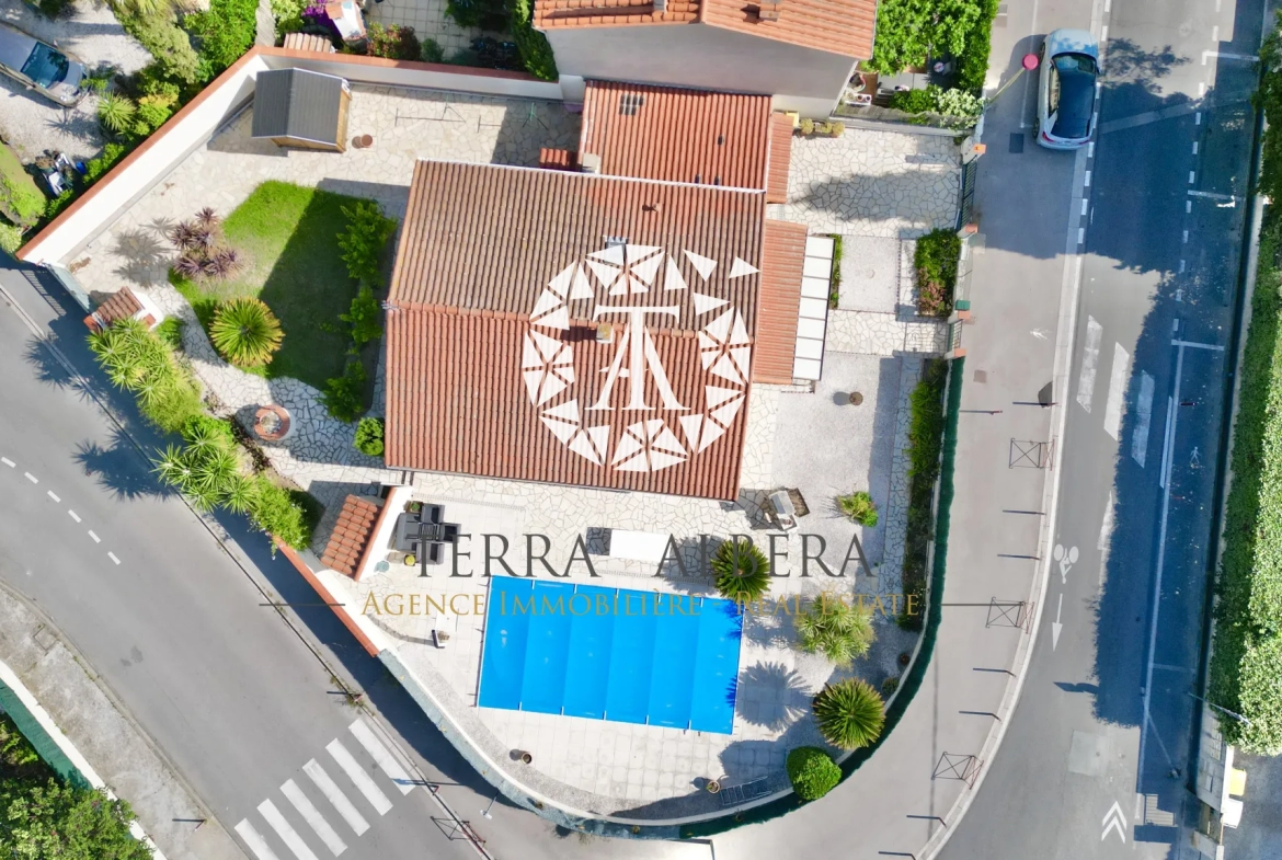 Villa de plain-pied avec piscine à vendre à St André 