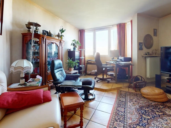 Appartement F3 de 82m2 avec Parking à Sevran - Allée Clément Marot