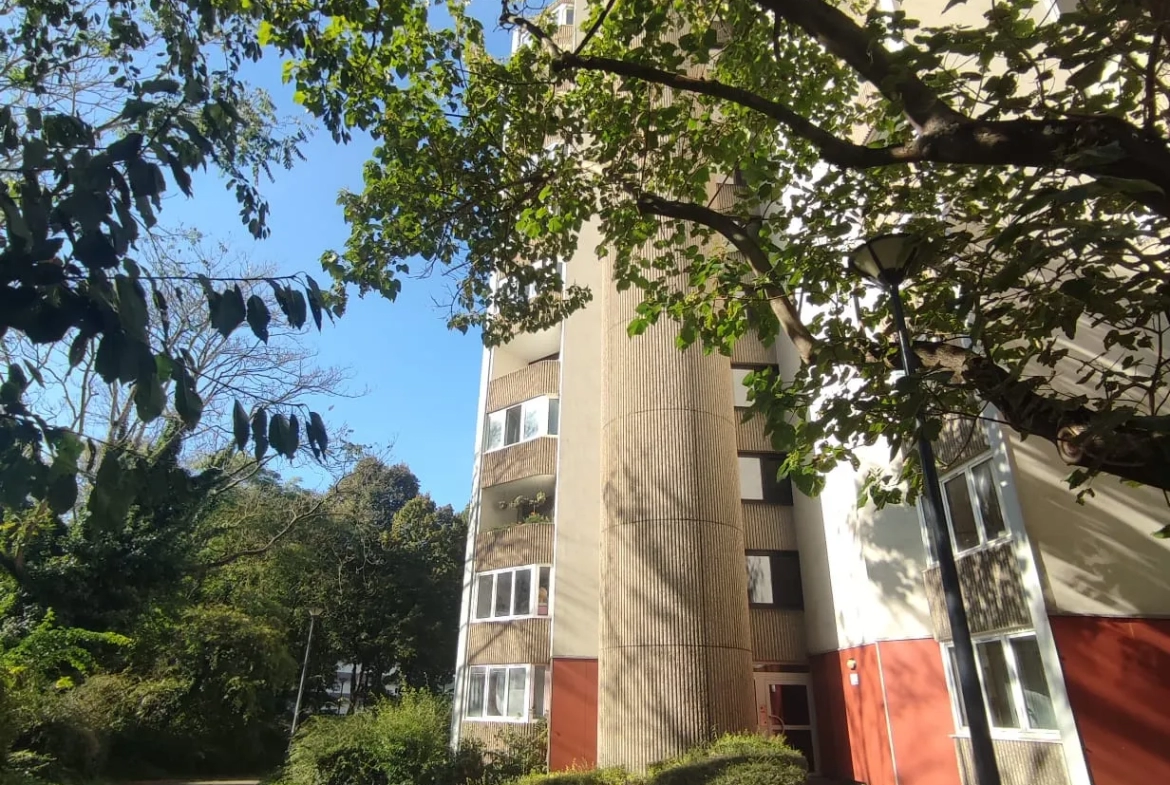 Appartement F3 de 82m2 avec Parking à Sevran - Allée Clément Marot 