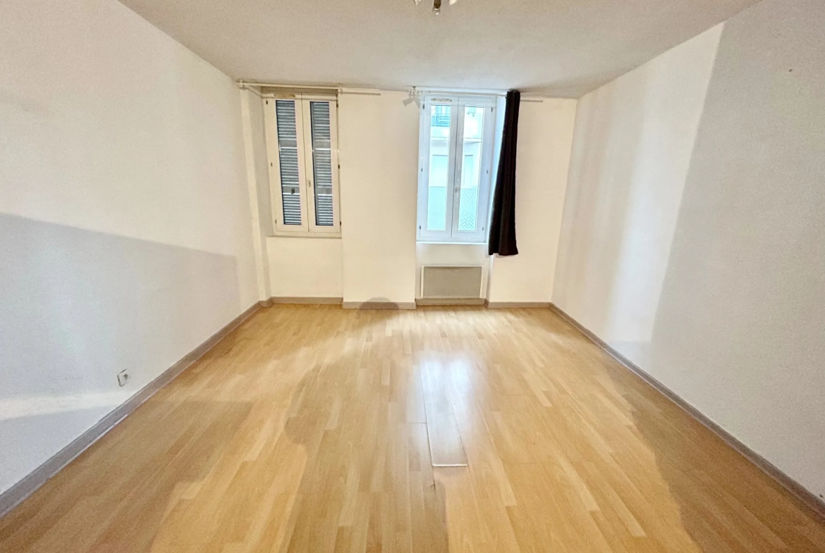 Appartement Type 3 avec stationnement dans le centre-ville de Tarbes 