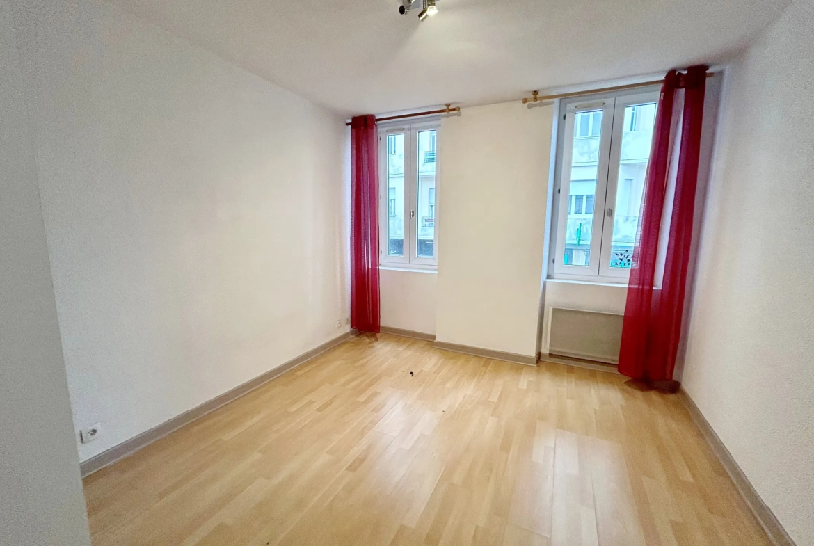 Appartement Type 3 avec stationnement dans le centre-ville de Tarbes 