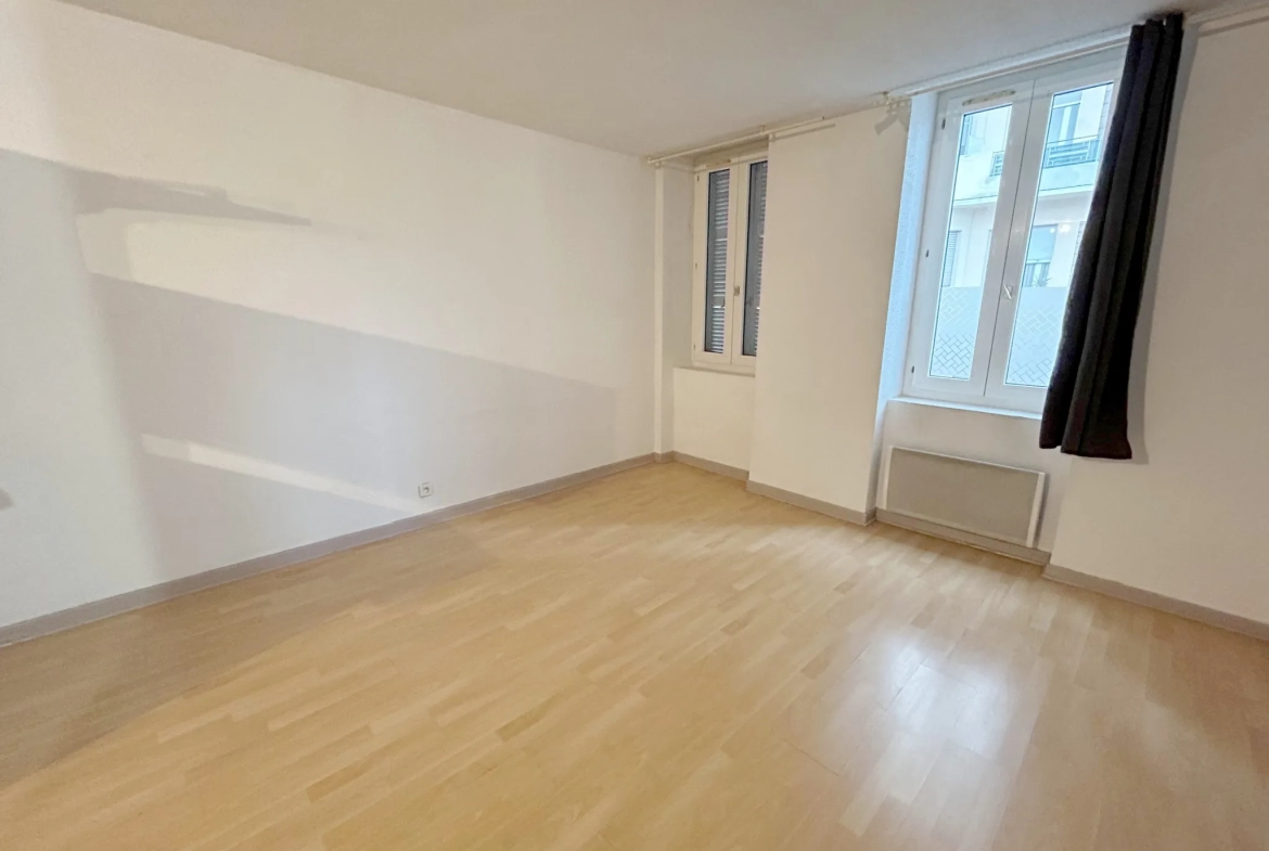 Appartement Type 3 avec stationnement dans le centre-ville de Tarbes 