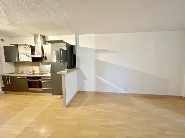 Appartement Type 3 avec stationnement dans le centre-ville de Tarbes 