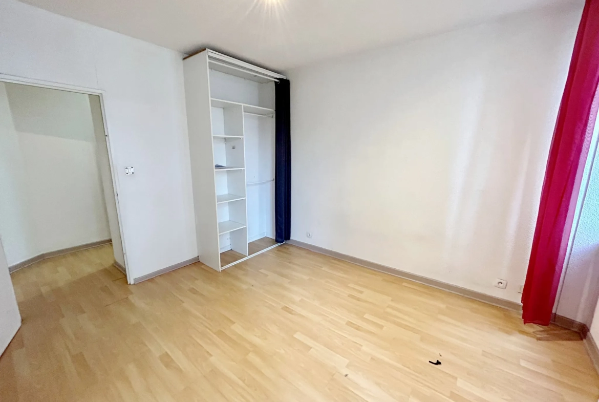 Appartement Type 3 avec stationnement dans le centre-ville de Tarbes 