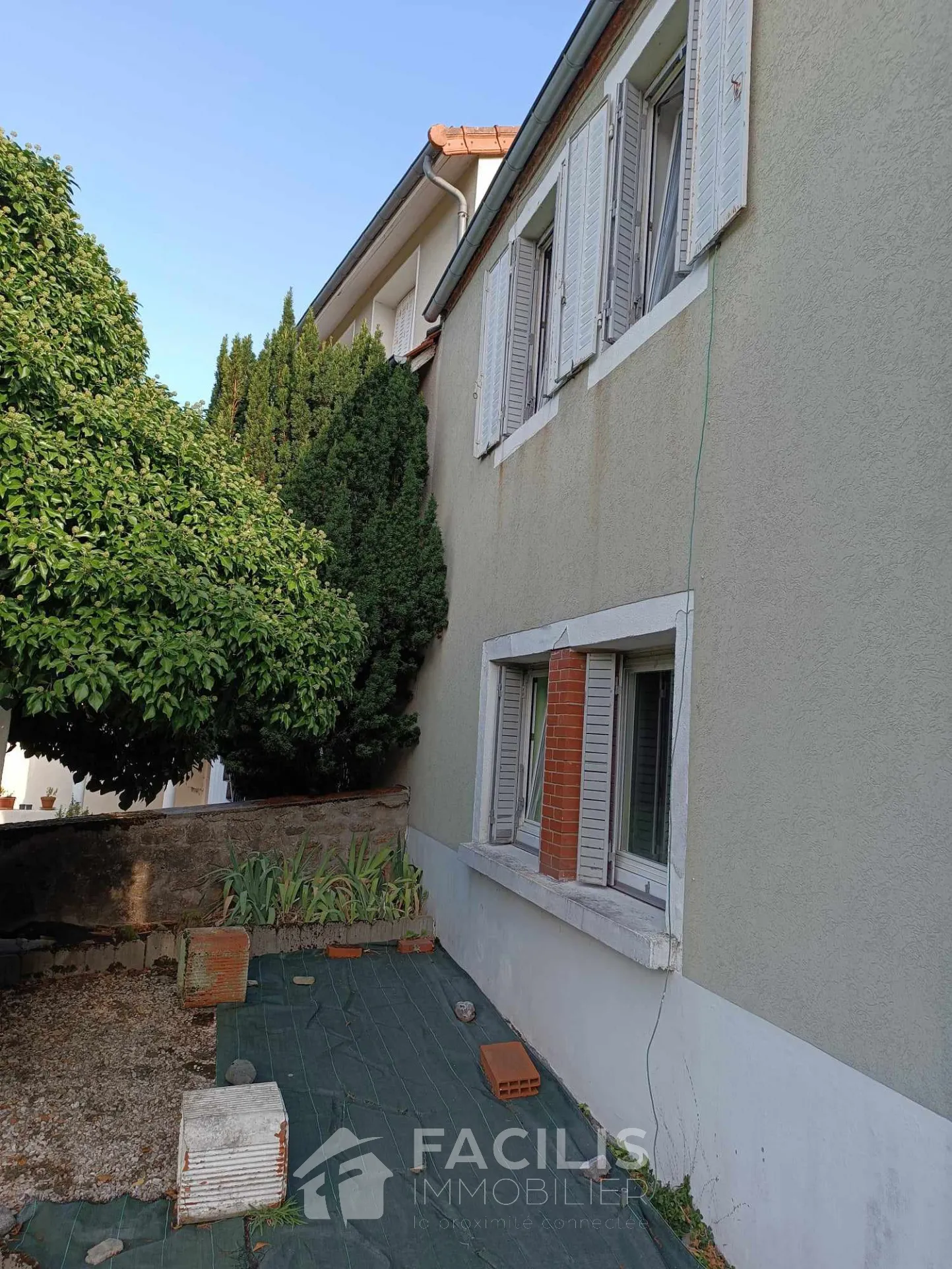 Maison mitoyenne à SAINT-SERNIN-DU-BOIS 