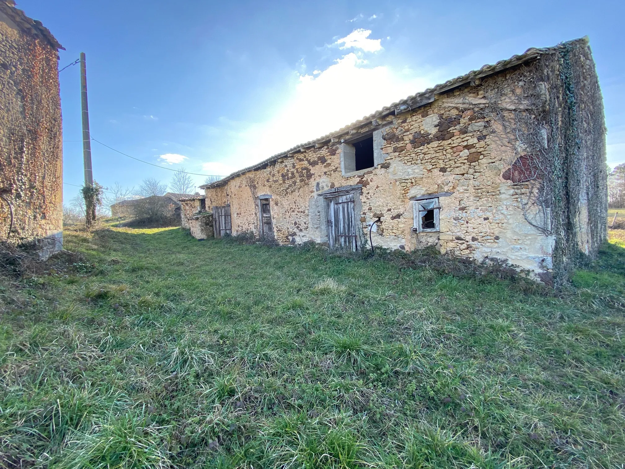 Maison à vendre à Biron avec vue sur château 