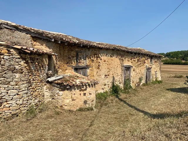 Maison à vendre à Biron avec vue sur château 