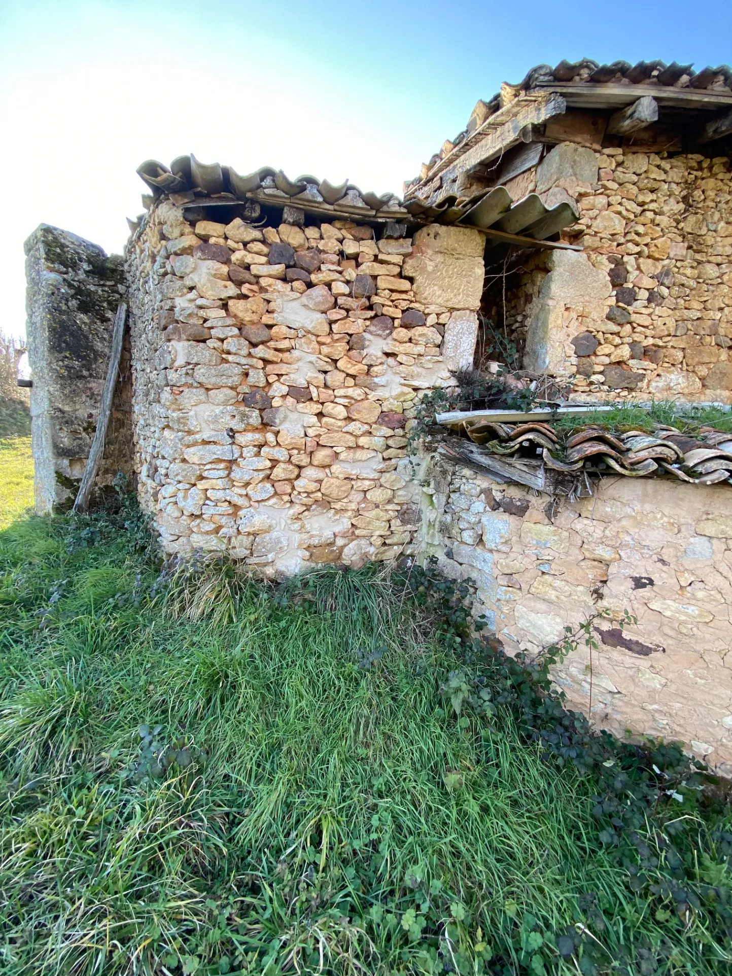 Maison à vendre à Biron avec vue sur château 