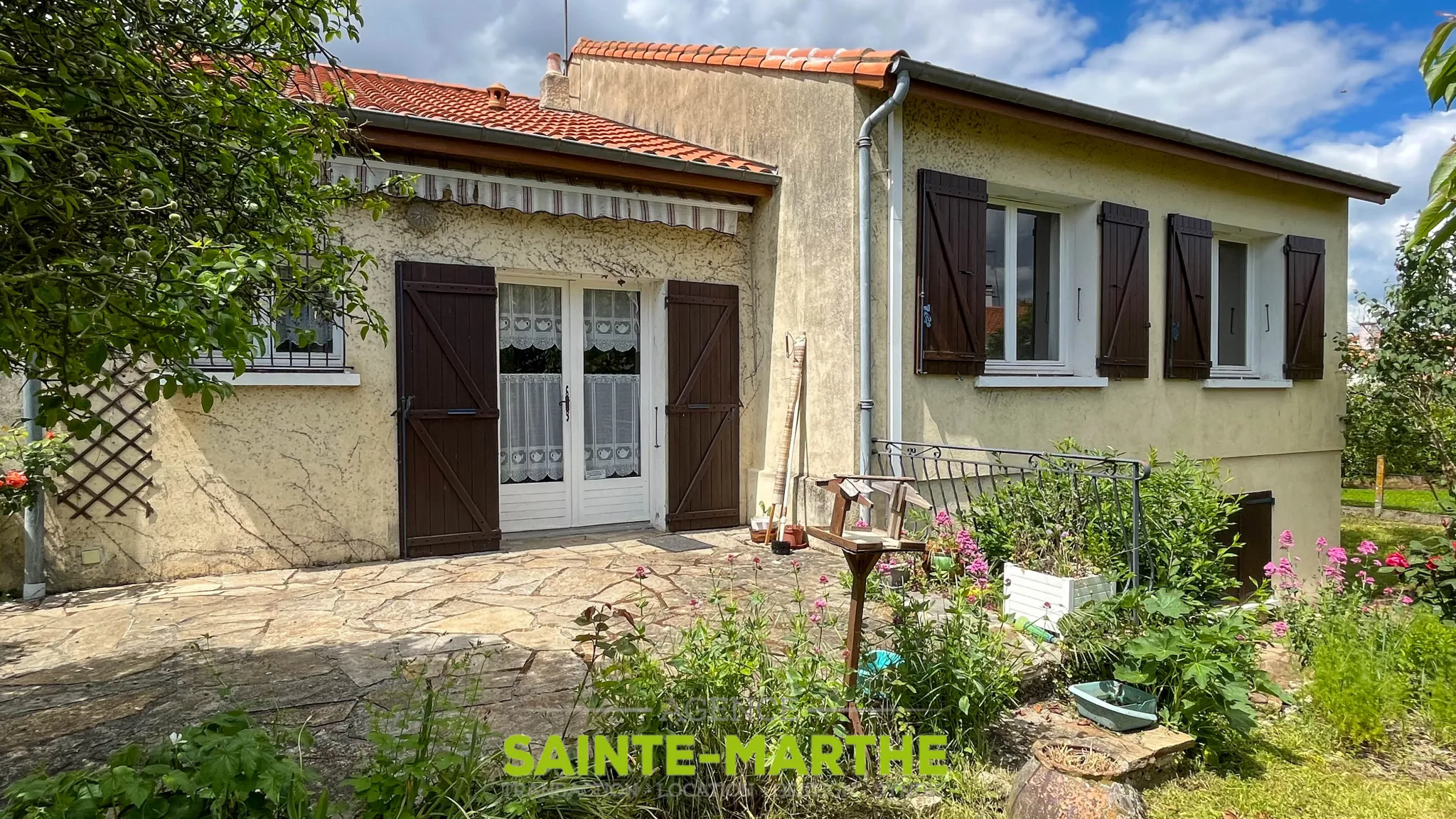 Pavillon Individuel avec 5 Chambres à Niort 