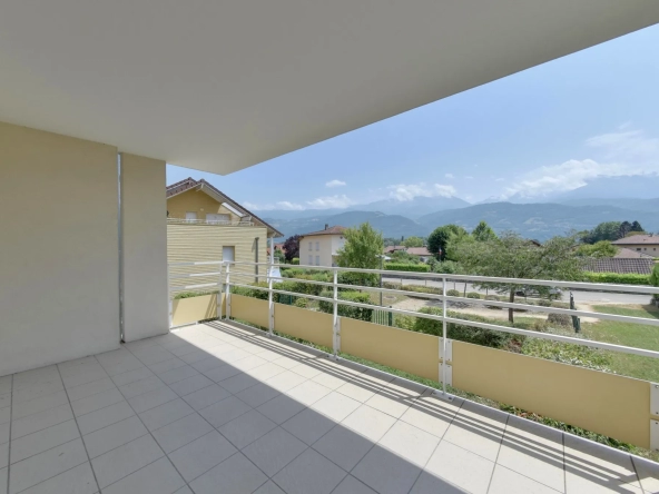 Appartement contemporain avec vue sur les montagnes à Crolles