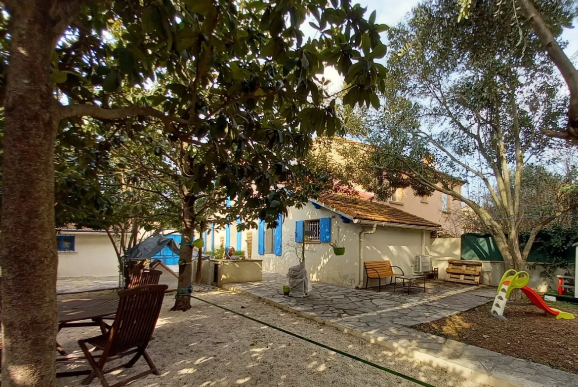 Maison de ville quartier Beausoleil à Nîmes 