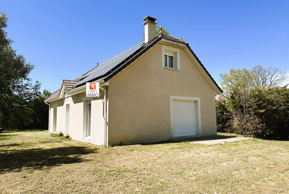 Maison 5 pièces avec garage sur joli terrain arboré 