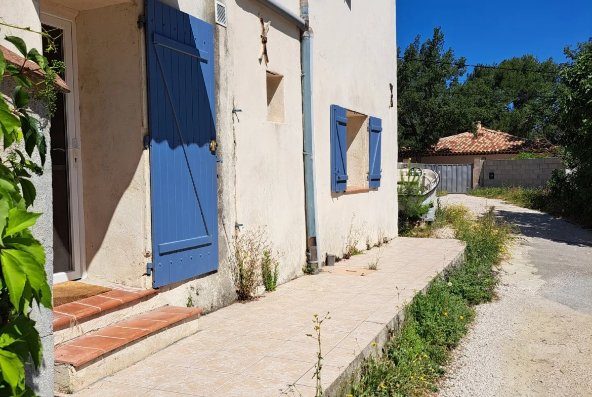 Appartement Type 2 avec Terrasse et Parking à Gardanne 13120 