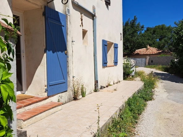 Appartement Type 2 avec Terrasse et Parking à Gardanne 13120