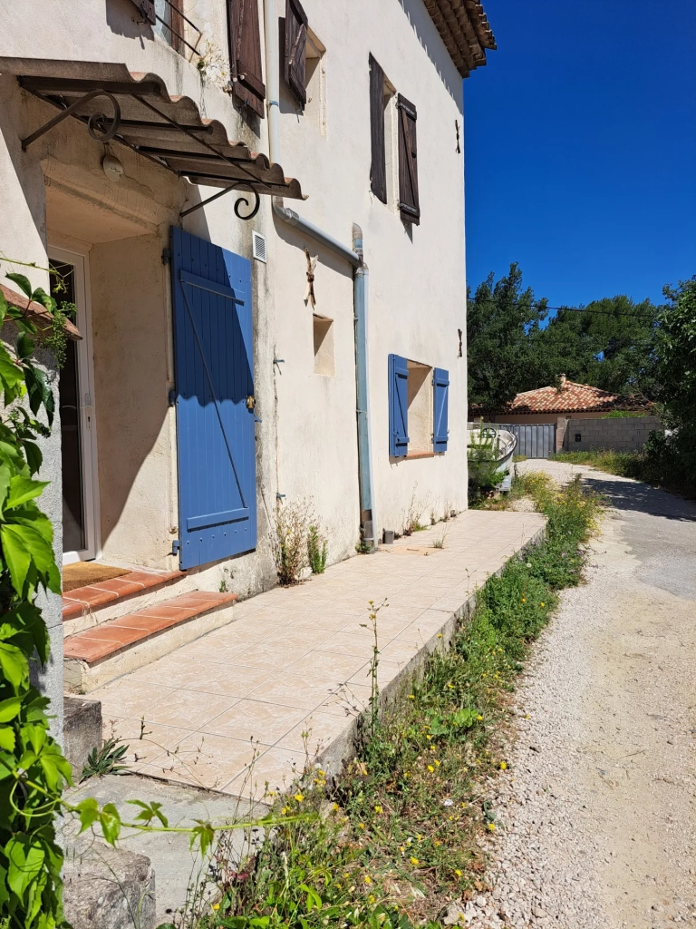 Appartement Type 2 avec Terrasse et Parking à Gardanne 13120