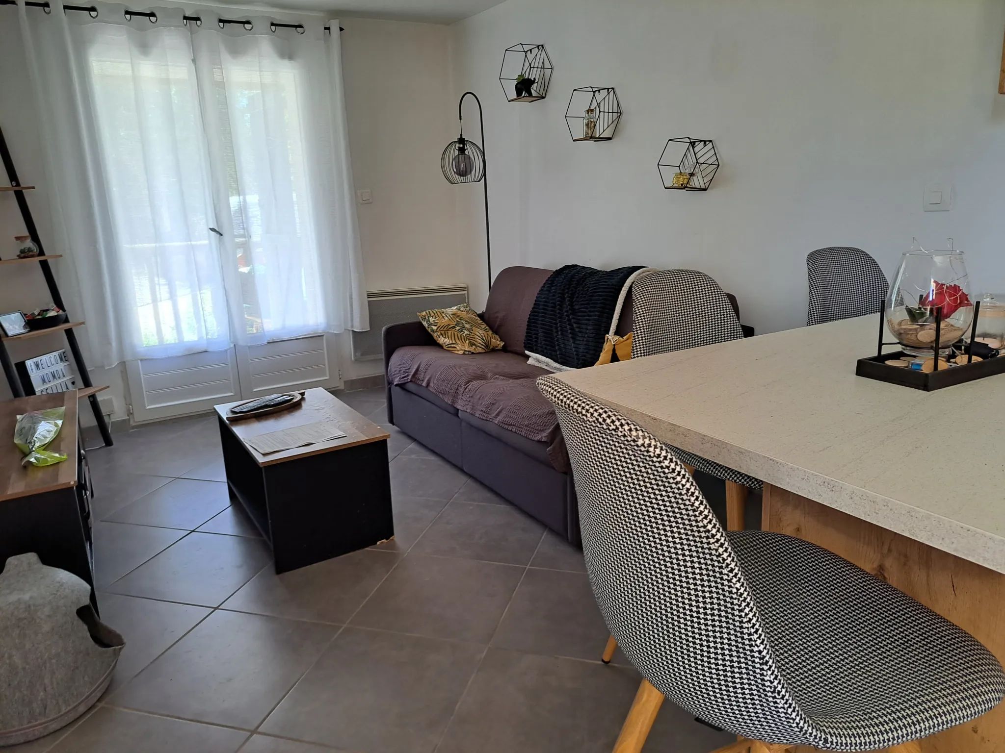 Appartement Type 2 avec Terrasse et Parking à Gardanne 13120 