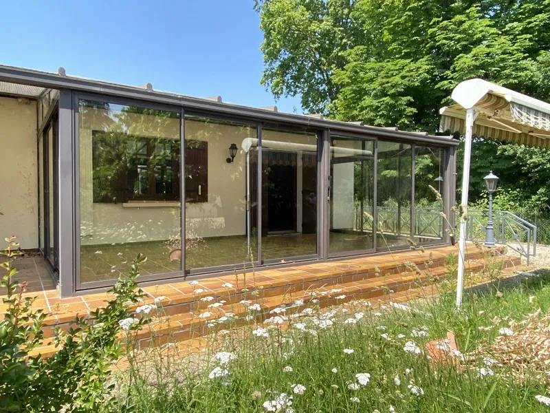 Maison de plain-pied avec piscine, jardin et garage à Ste livrade sur lot 