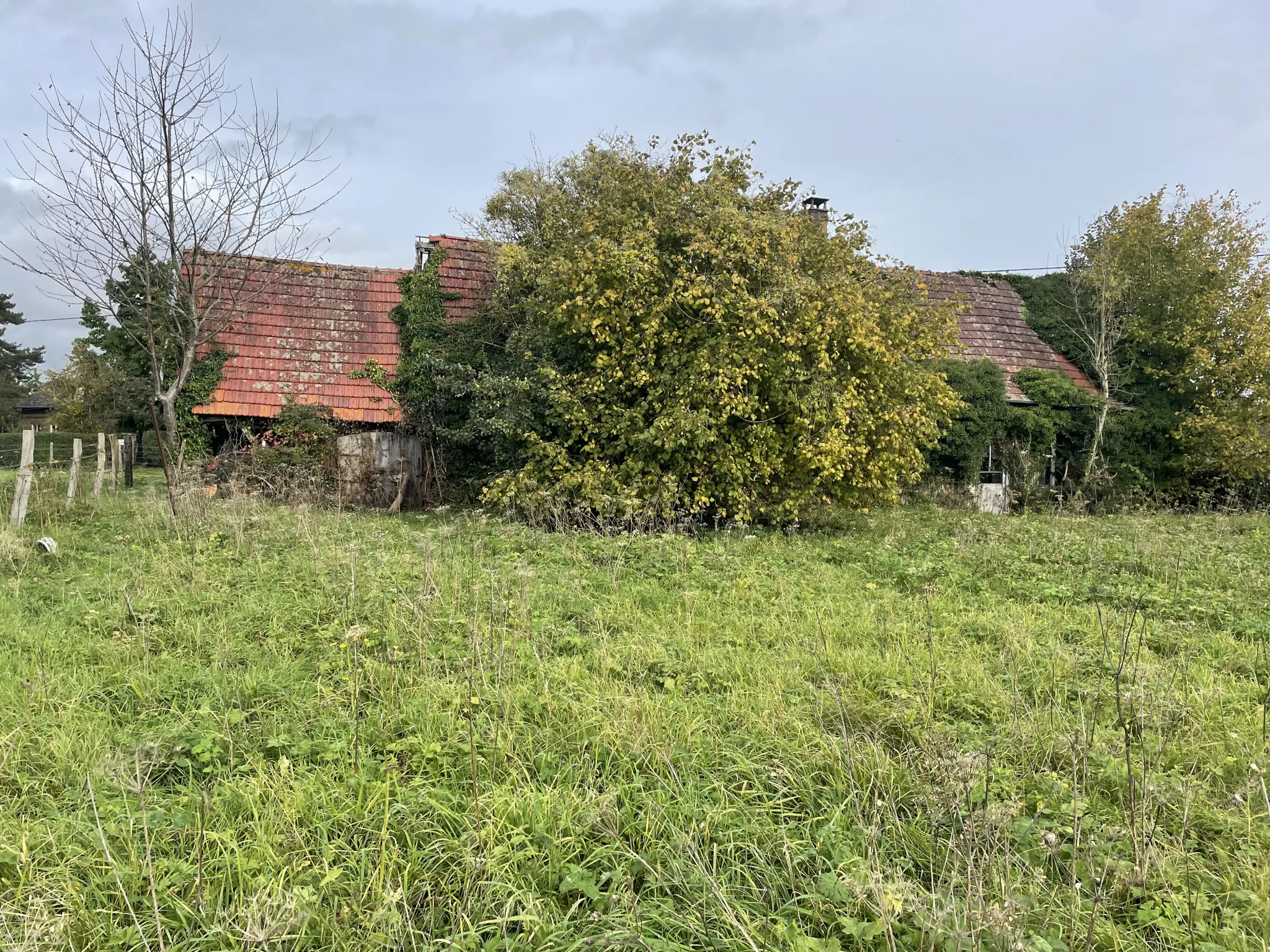 Charmante Maison Ancienne à Rénover à 5 MNS Lyons la Foret 