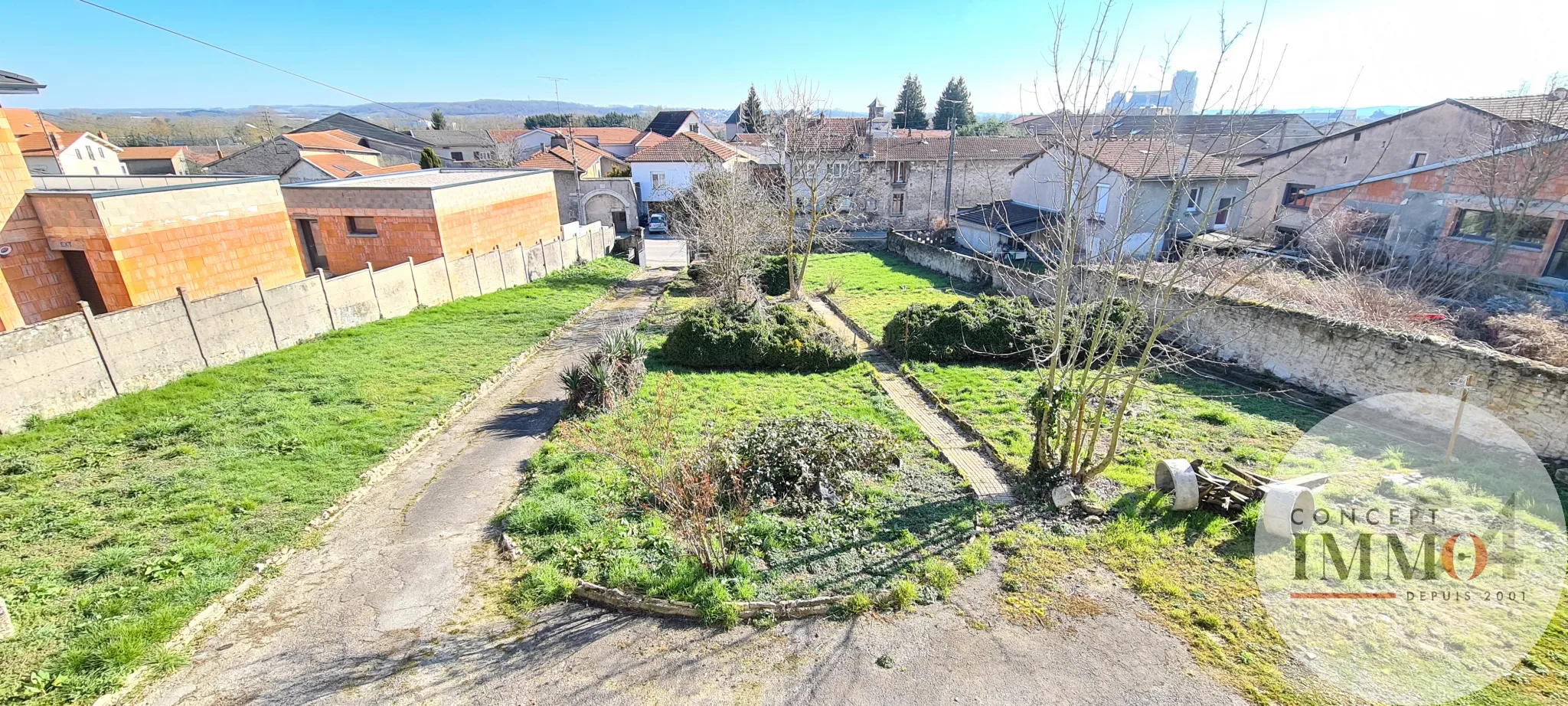 Bâtisse de 167m2 avec 5 chambres et jardin à Toul 