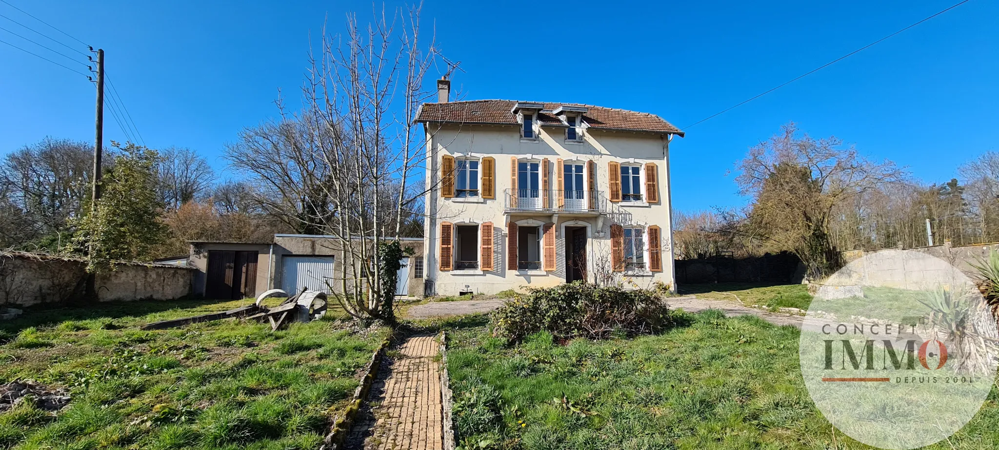 Bâtisse de 167m2 avec 5 chambres et jardin à Toul 