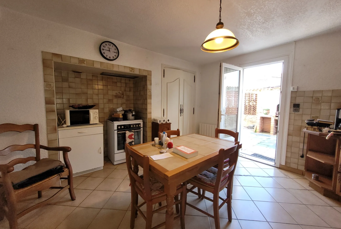 Maison de lotissement T5 avec garage et jardin à Cavanac 11570 Carcassonne 15 km 