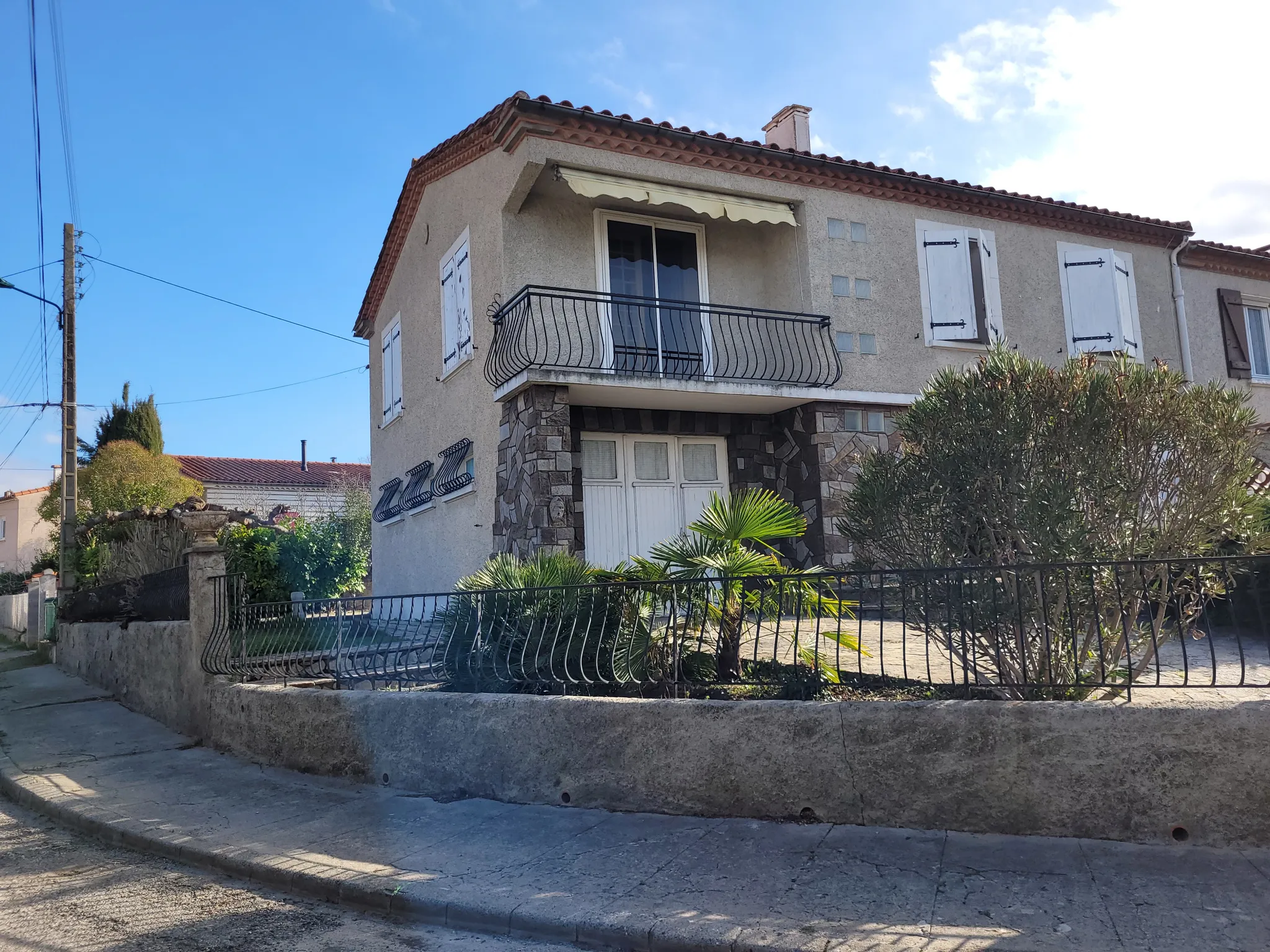 Maison de lotissement T5 avec garage et jardin à Cavanac 11570 Carcassonne 15 km 