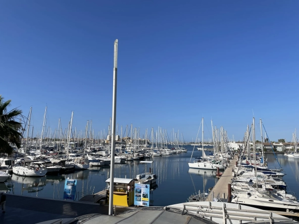 Bel appartement vue port avec garage