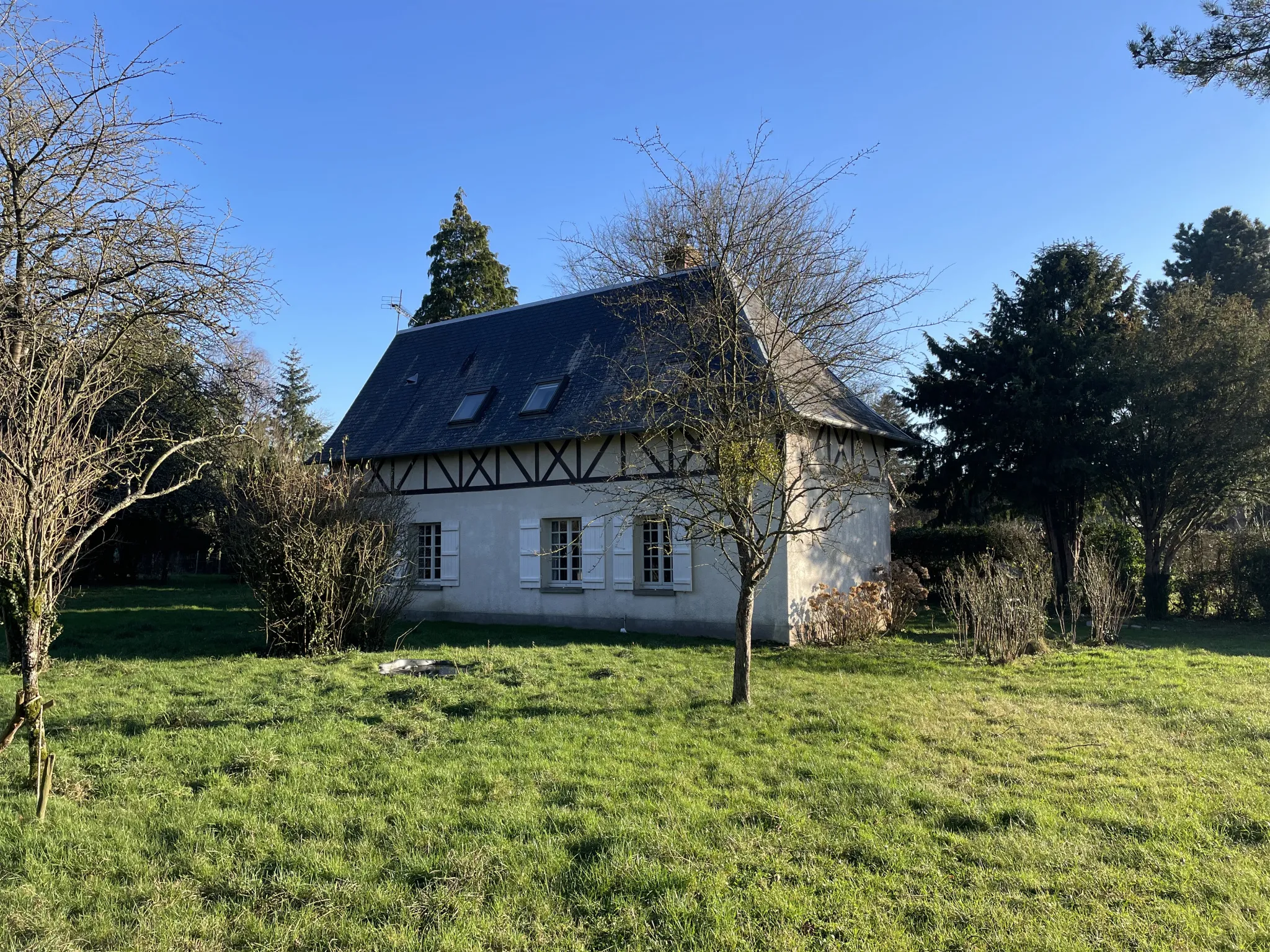 Maison Ancienne à Lyons la Foret avec Terrain de 1991m2 