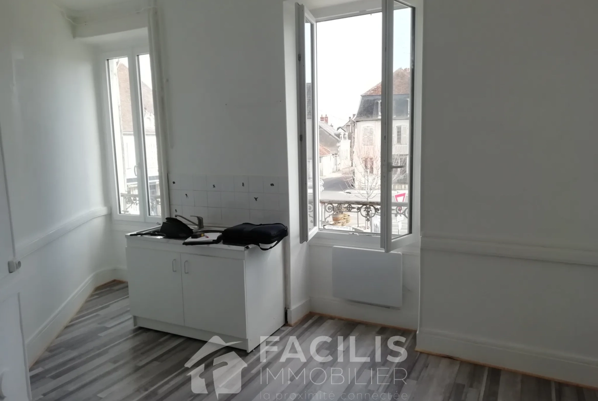 Immeuble de rapport ! Un appartement, plein centre ville !! 